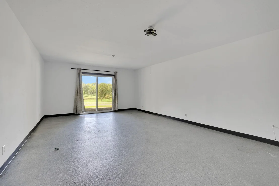 Photo of 930 Paradise Drive