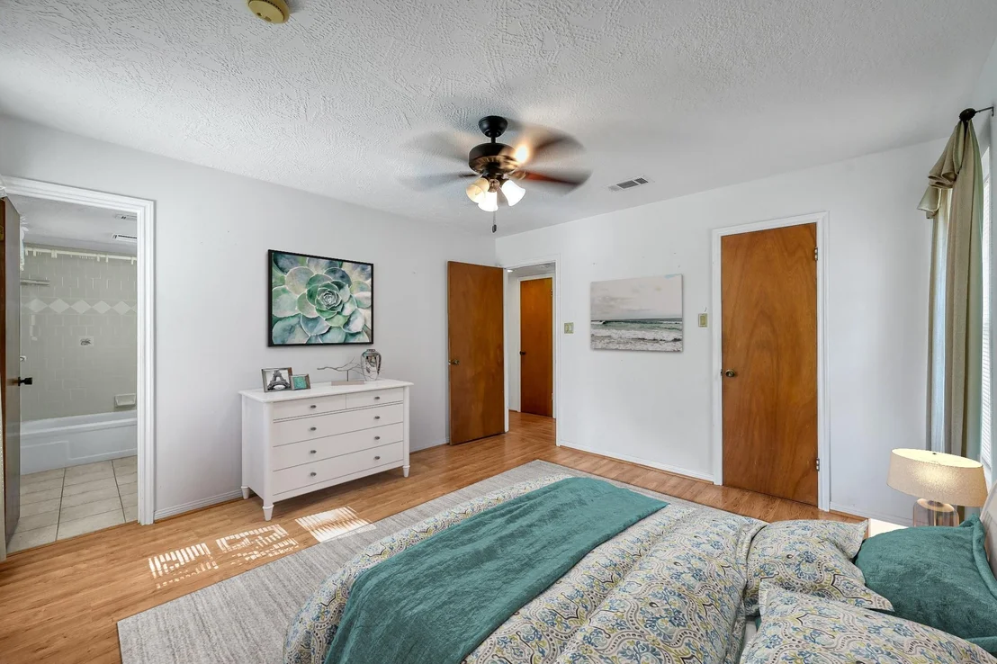 Photo of 16310 Weaver Lane