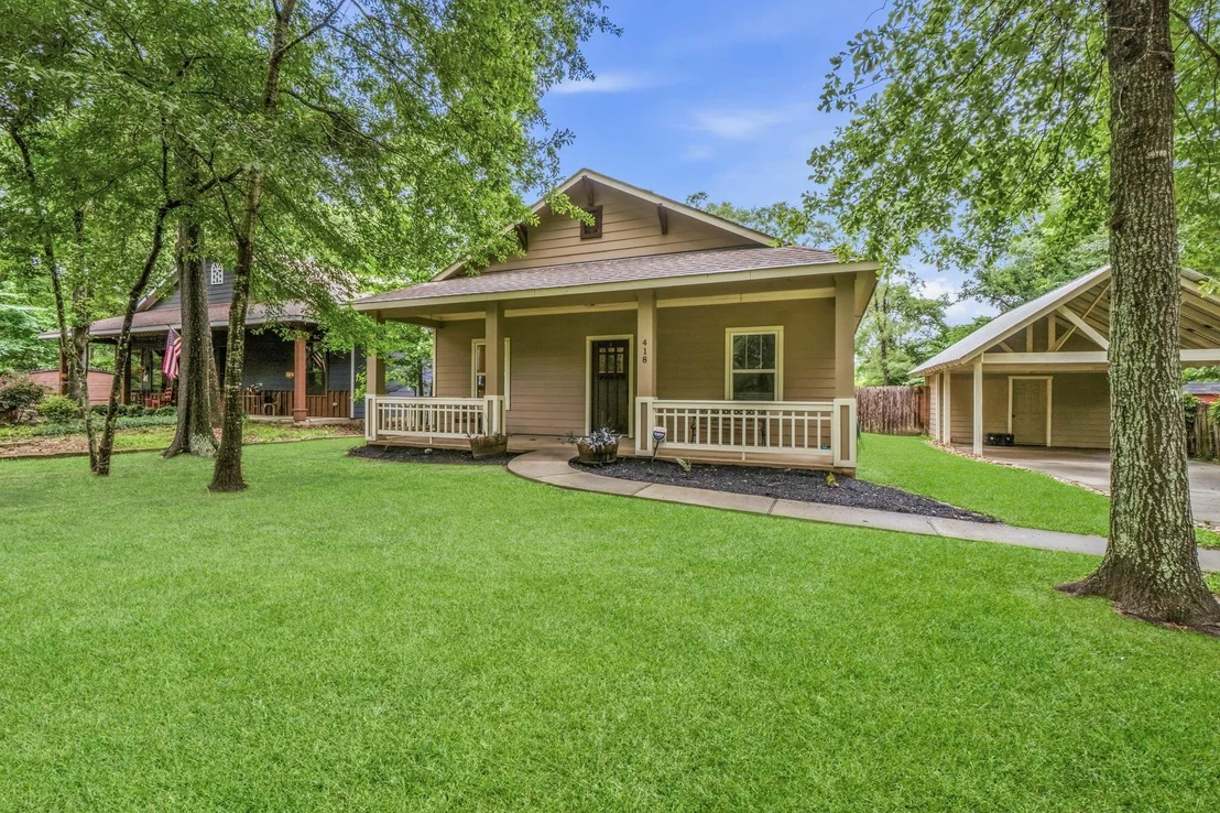Photo of 418 Commanche Road