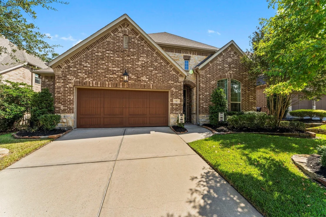 Photo of 72 Twin Ponds Place