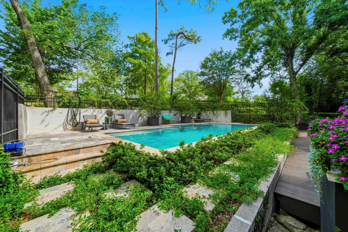 Photo of 203 Chimney Rock Road