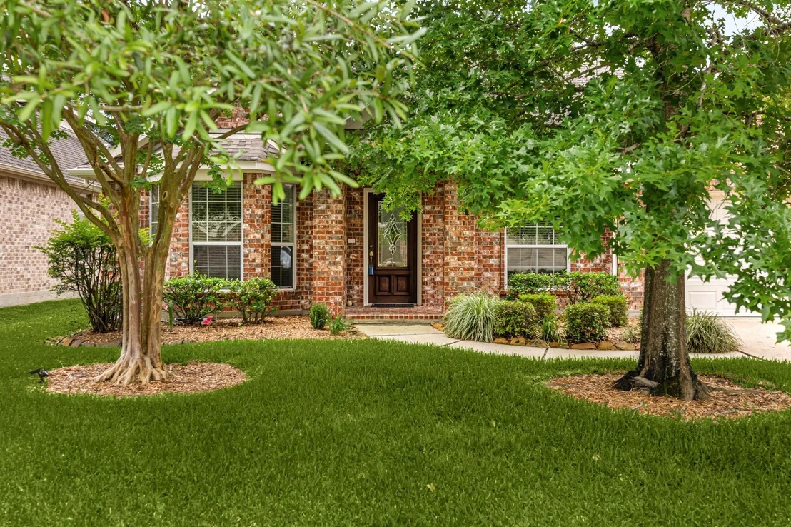 Photo of 30607 Hackinson Drive