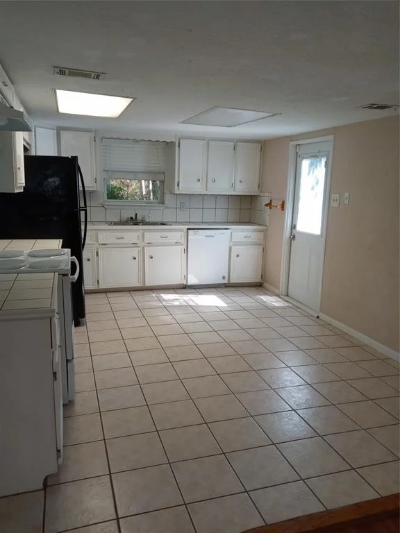 Photo of 1372 & 1378 Apache Drive