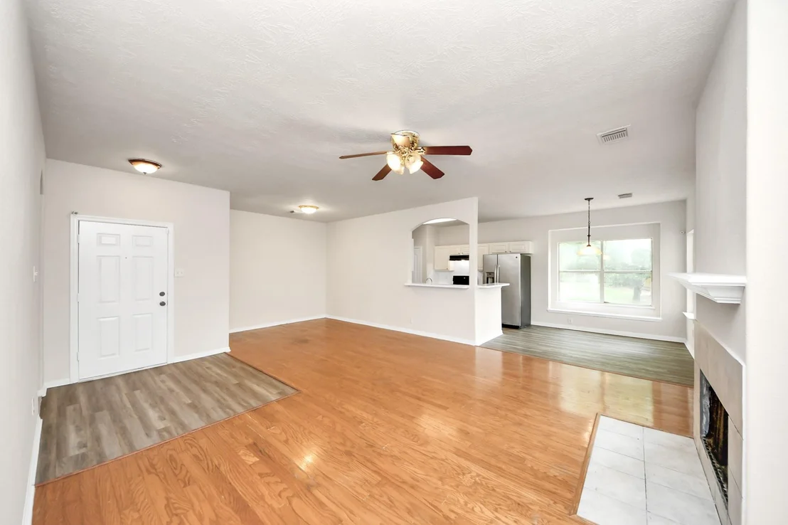 Photo of 5327 Rivergate Drive