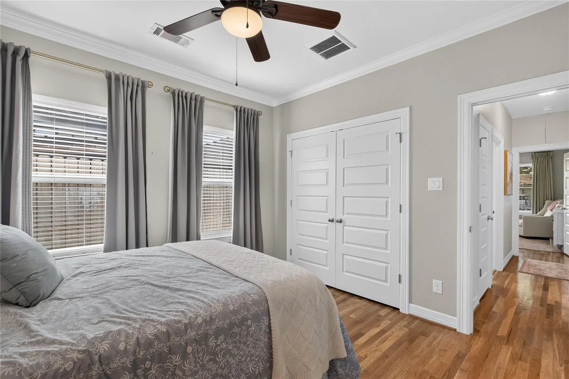 Photo of 1722 Chippendale Road