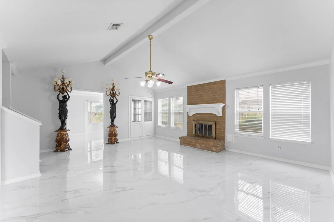 Photo of 606 Pinebrook Lane