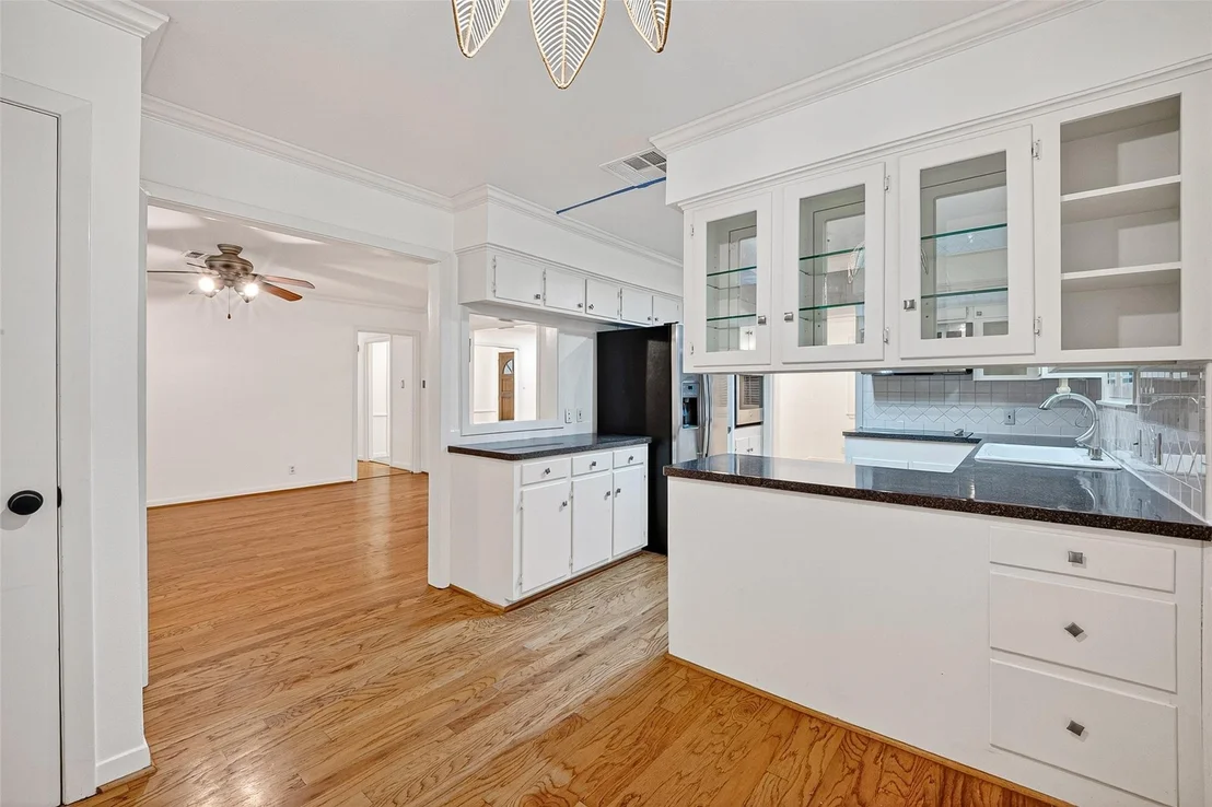 Photo of 5006 Creekbend Drive