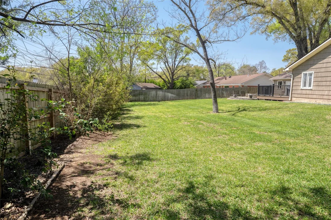 Photo of 700 Peachtree Drive