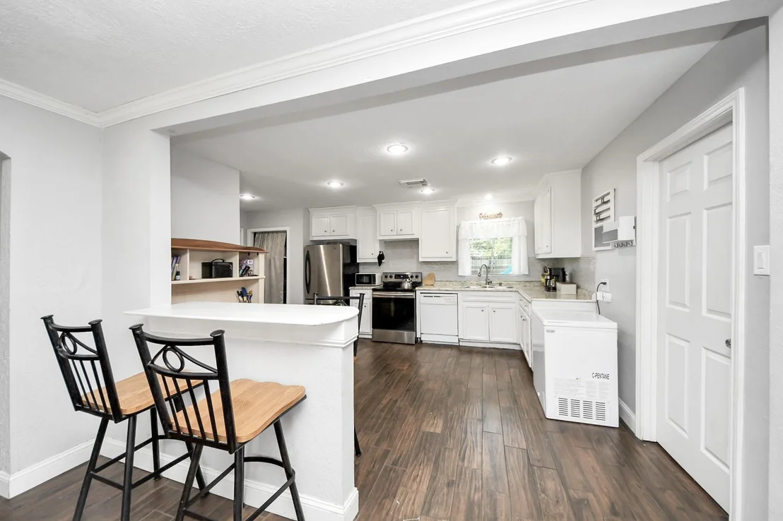 Photo of 805 Armor Avenue