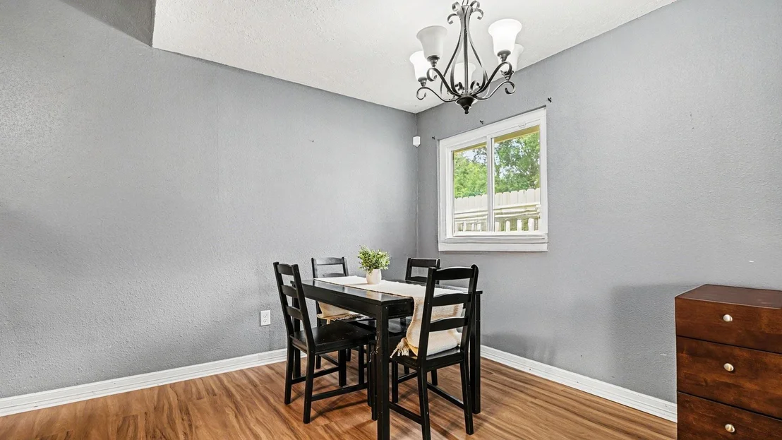 Photo of 5318 Hemlock Drive