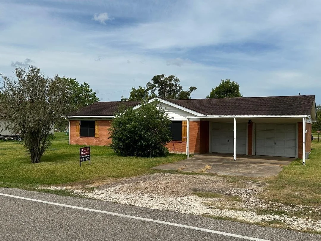 Photo of 304 Edgewater Drive