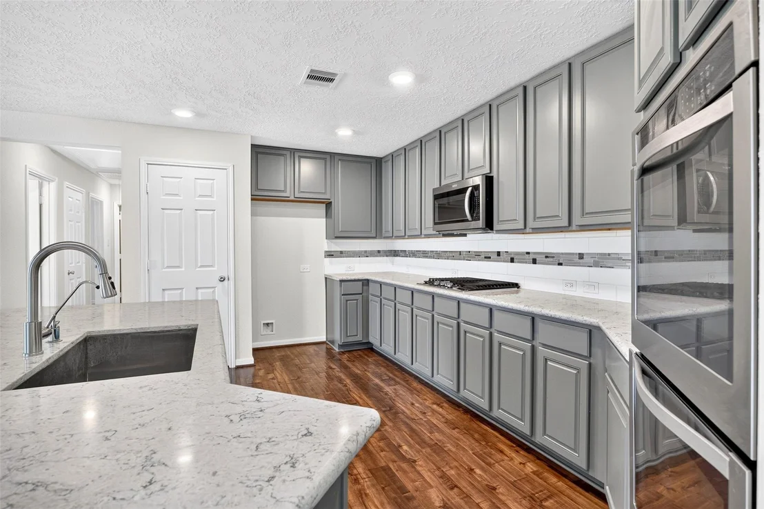 Photo of 5202 Pine Forest Ridge Street