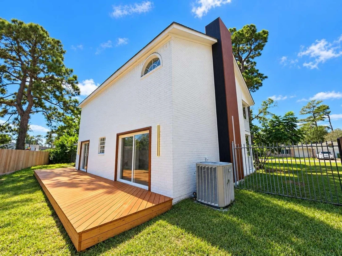 Photo of 5118 Burt Street