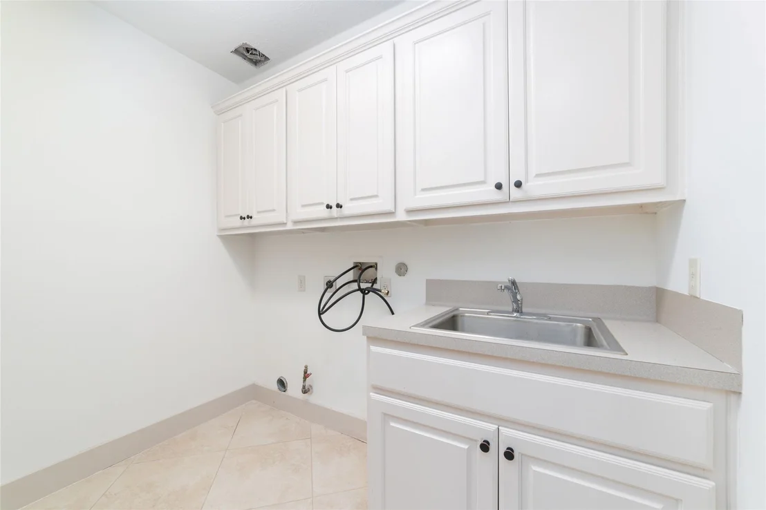 Photo of 2822 Stuart Manor