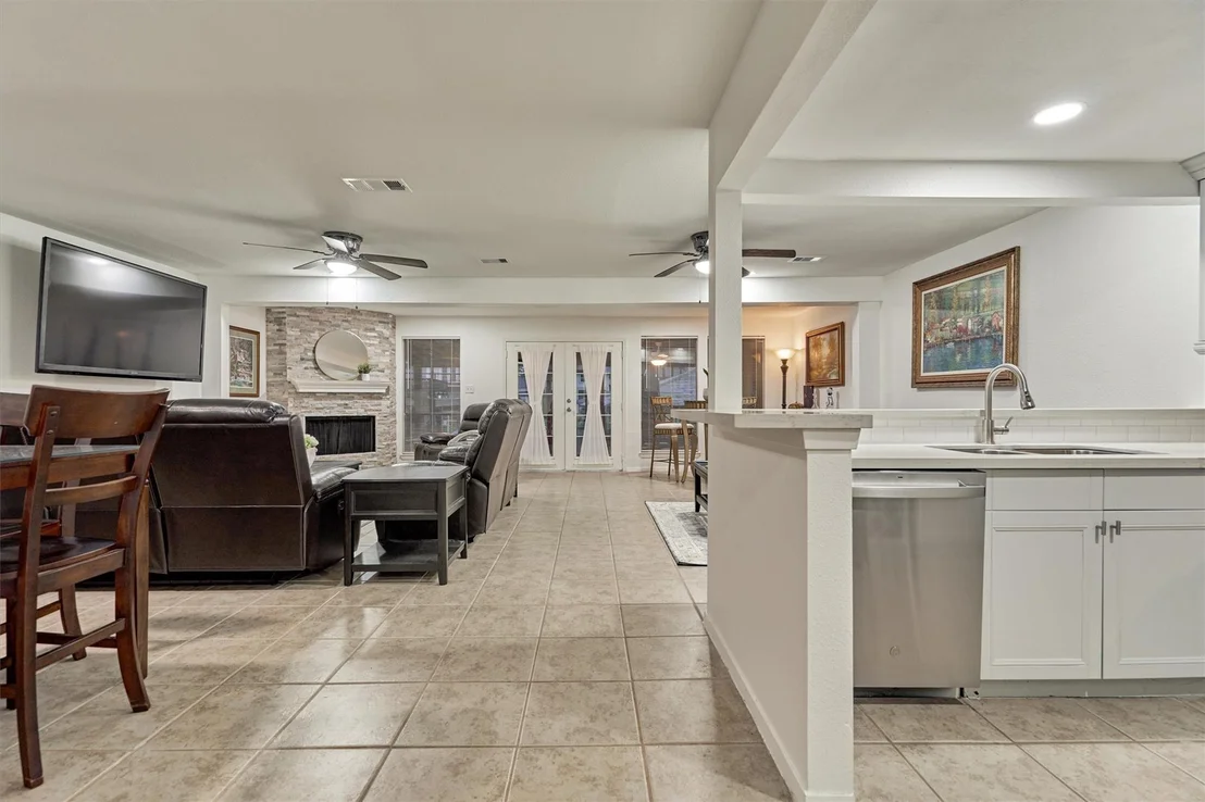 Photo of 807 Paradise Lane