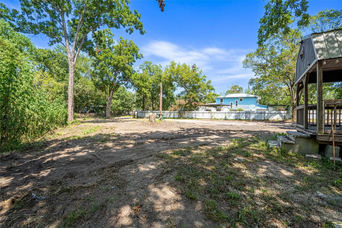 Photo of 4906 Edgewater Drive