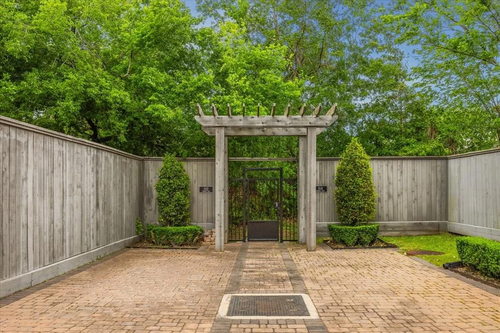 Photo of 1529 Cunningham Parc Lane