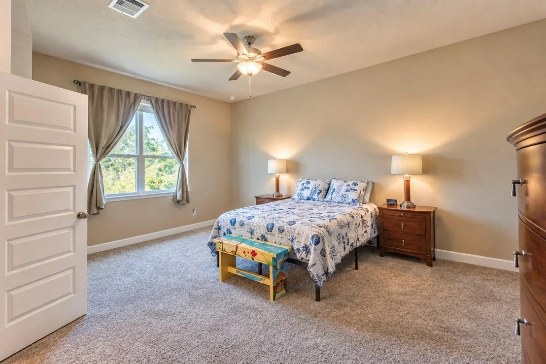 Photo of 2062 Winepress Road