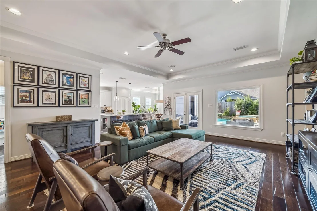 Photo of 1430 Chamboard Lane