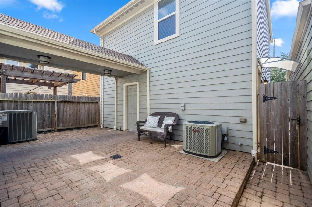 Photo of 4618 Oak Laurel Lane
