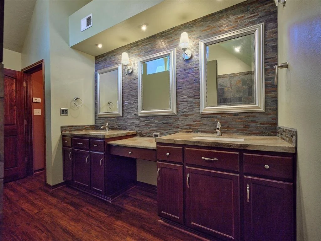 Photo of 5140 Baker Road