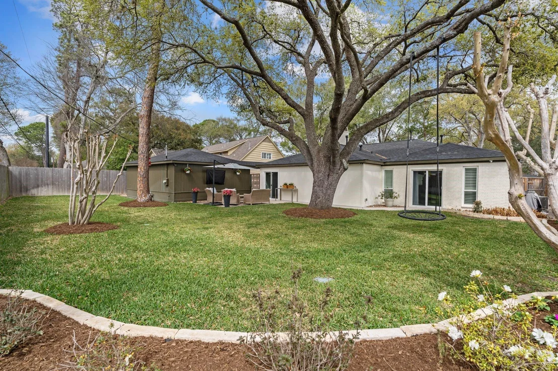 Photo of 10619 Cranbrook Road