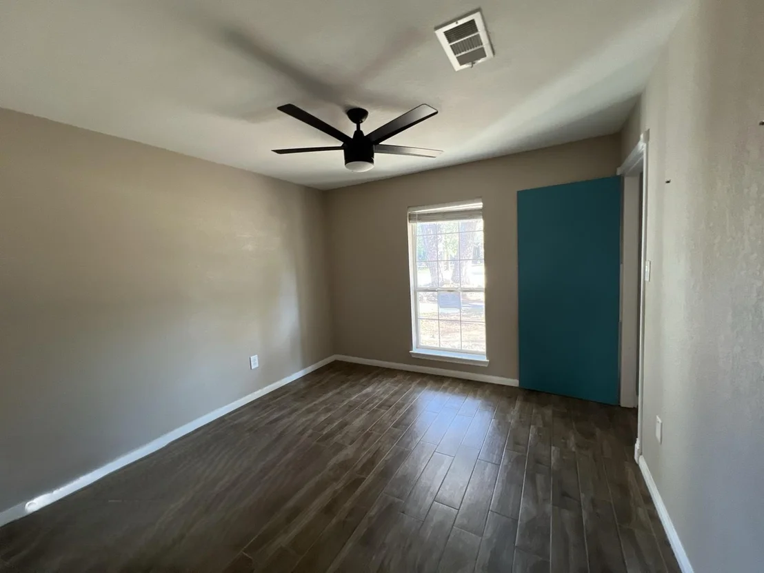 Photo of 676 Ravensworth Drive