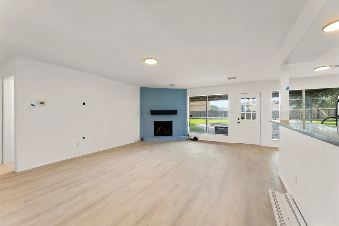 Photo of 3911 Thistlewood Drive