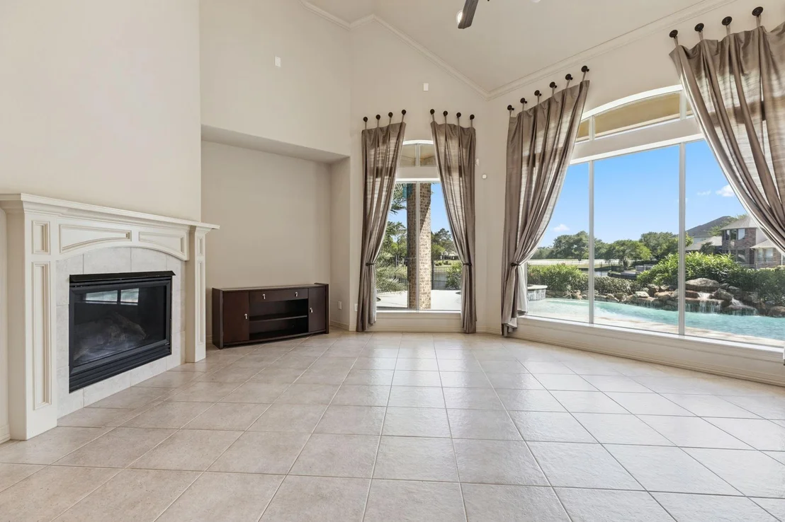 Photo of 8411 Middle Canyon Road
