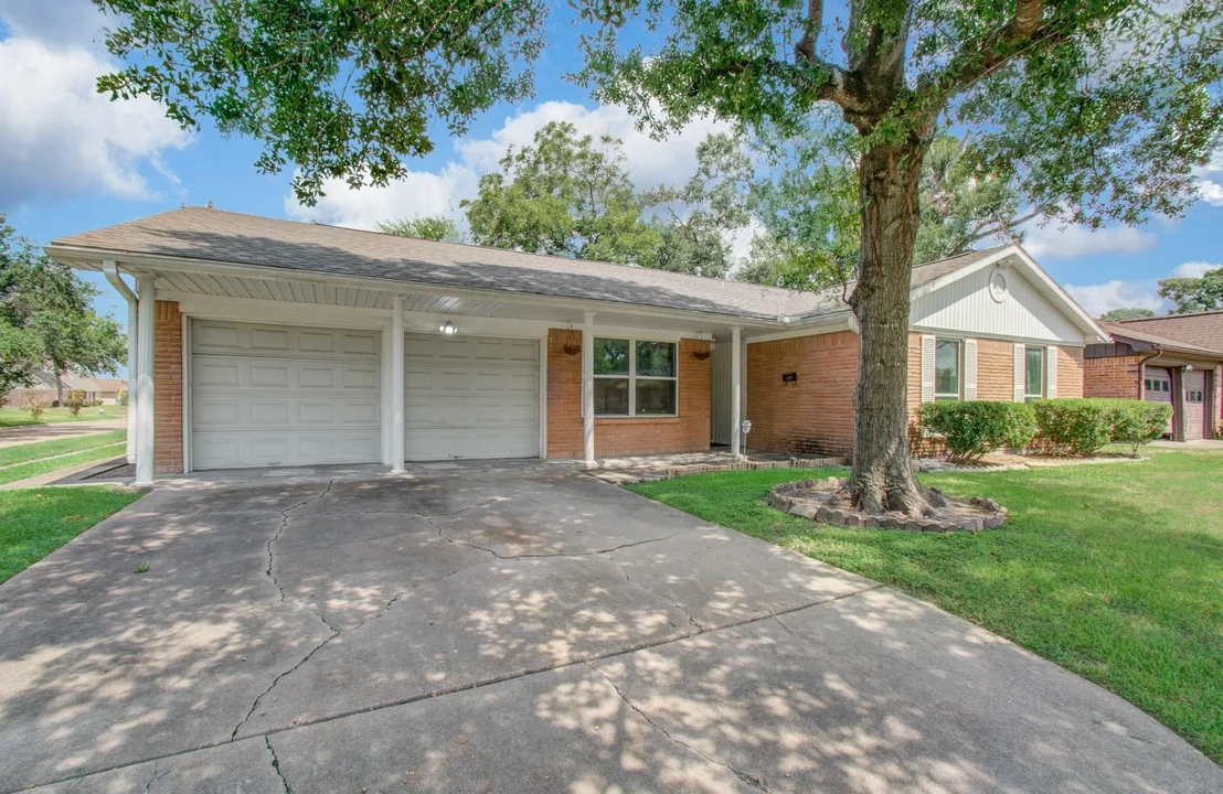 Photo of 8530 Rowan Lane