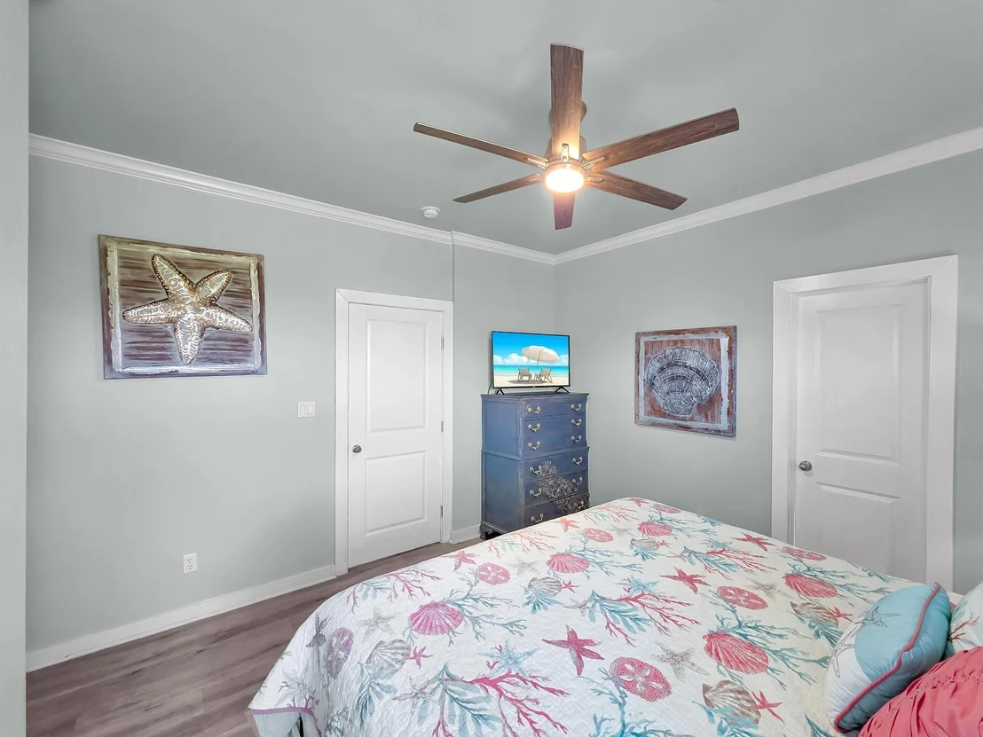 Photo of 962 Surfside Drive