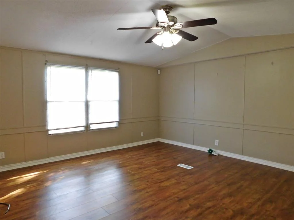 Photo of 5491 Front Street