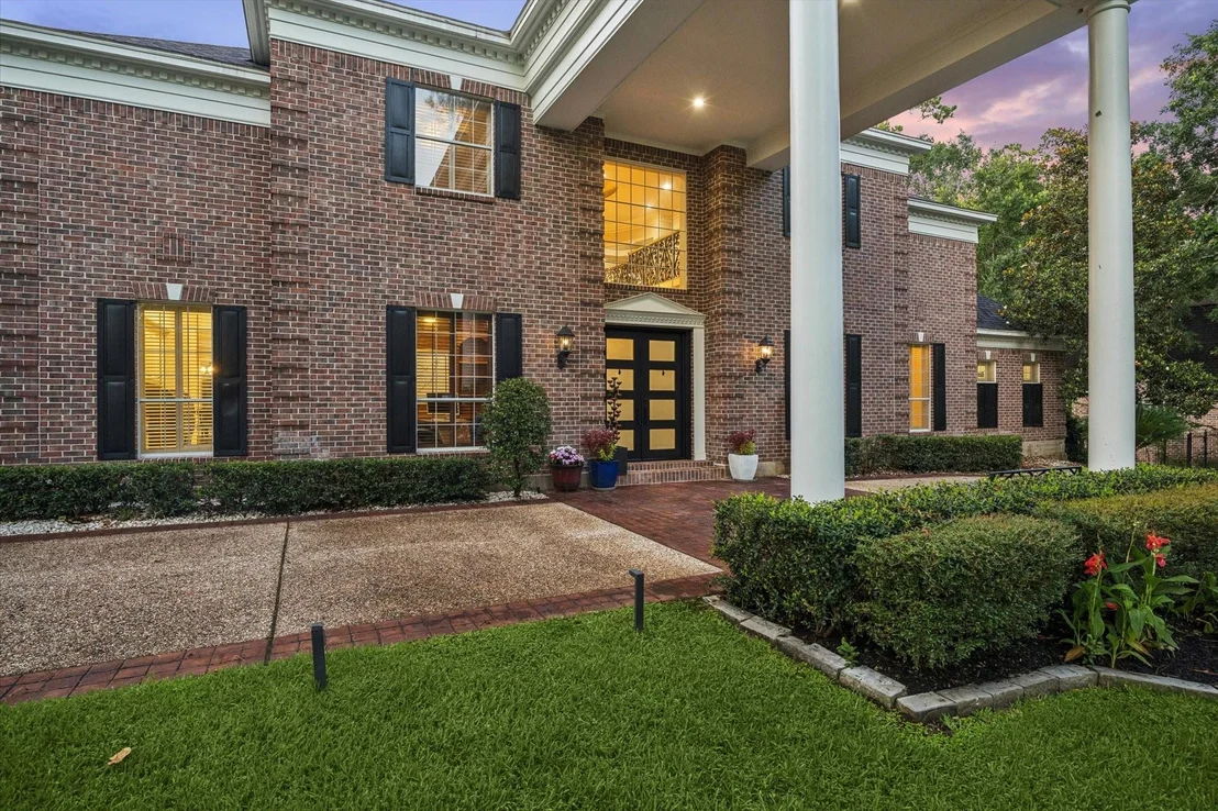 Photo of 35 N Regent Oak
