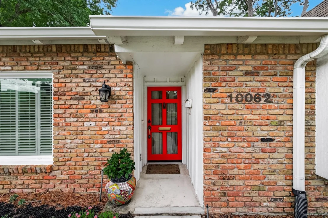 Photo of 10062 Warwana Road