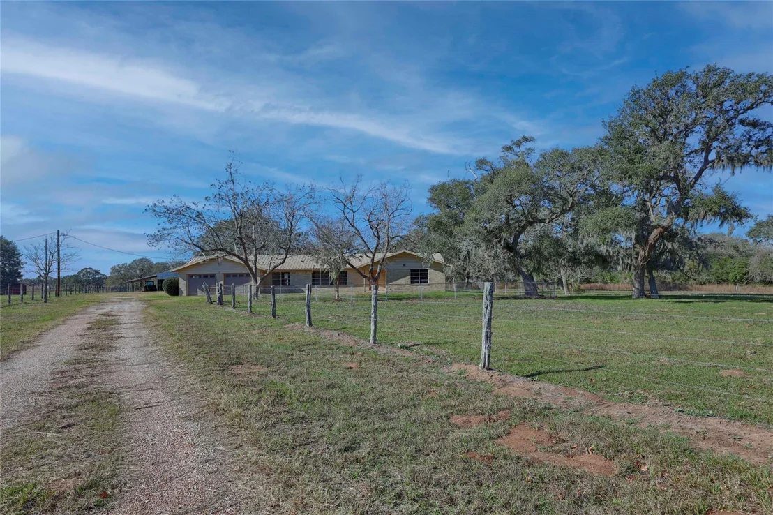 Photo of 1168 County Road 450