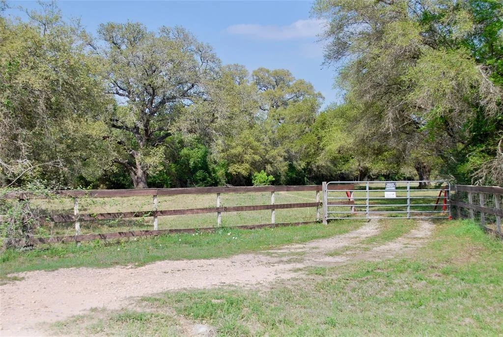 Photo of 1801 County Road 381