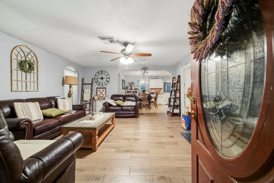 Photo of 731 Meneley Road