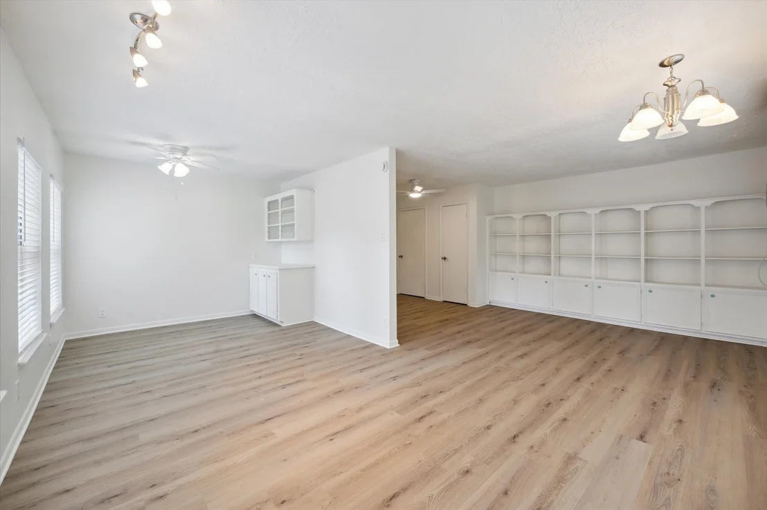 Photo of 25402 Lynbriar Lane