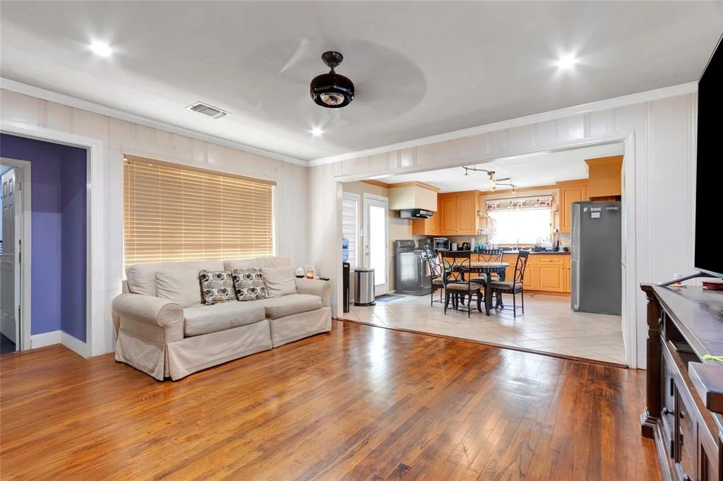 Photo of 6454 Pinehurst Drive