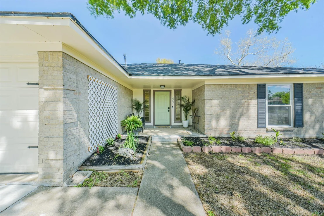 Photo of 323 Coventry Lane