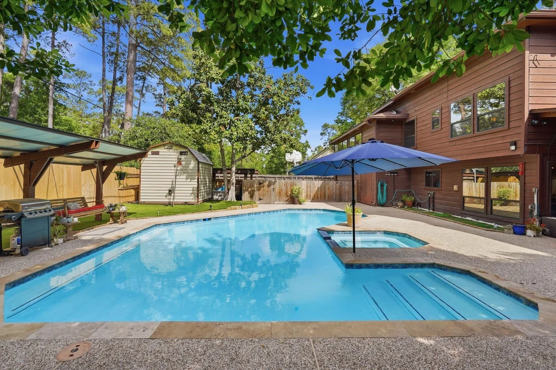 Photo of 15007 Benfer Road