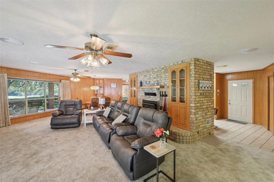 Photo of 220 Broadmoor