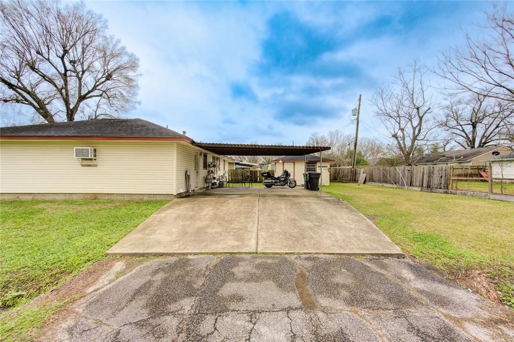 Photo of 1502 Quail Street