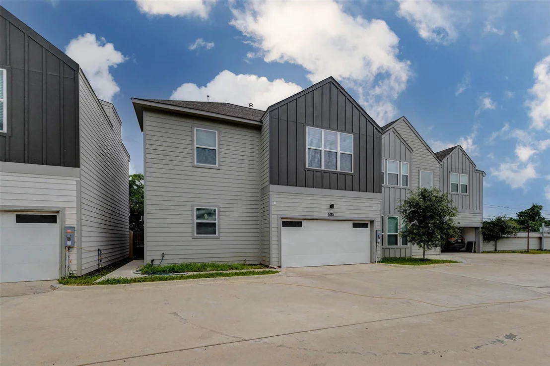 Photo of 5705 Elysium Street