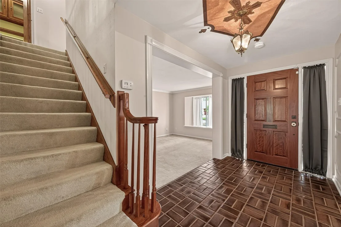 Photo of 6210 Claridge Drive