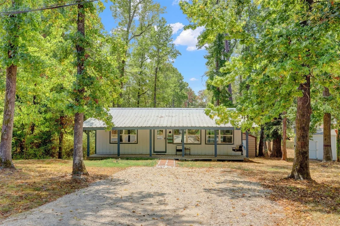 Photo of 261 Commodore Drive