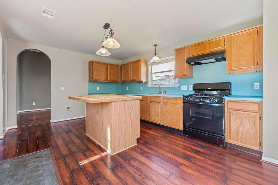 Photo of 18930 Dee Woods Drive