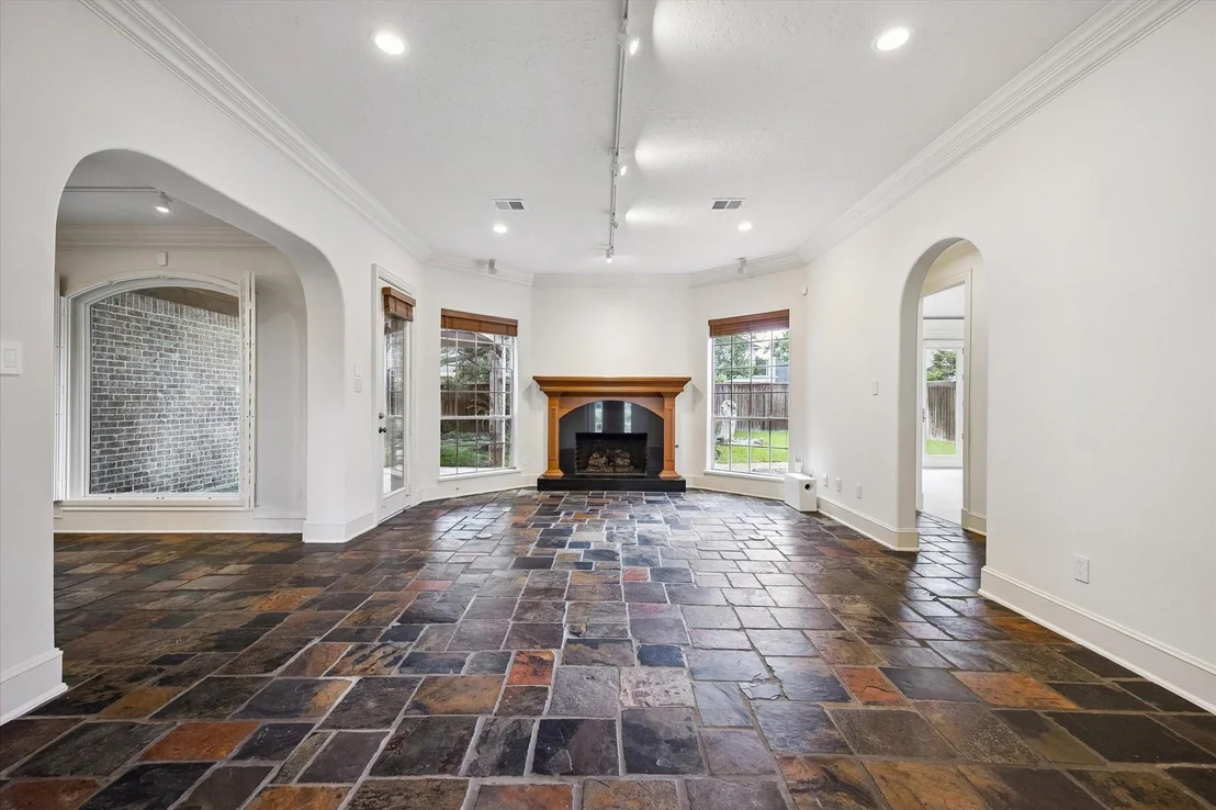 Photo of 14022 Barnhart Boulevard