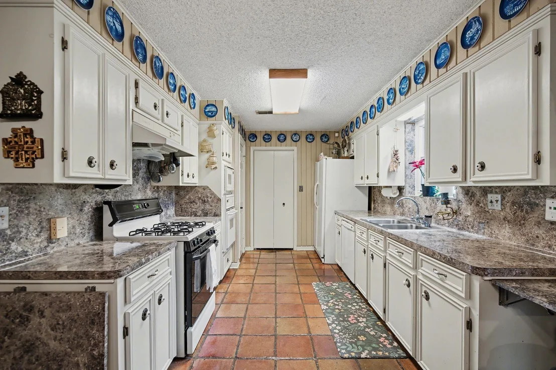 Photo of 2903 Fontana Drive