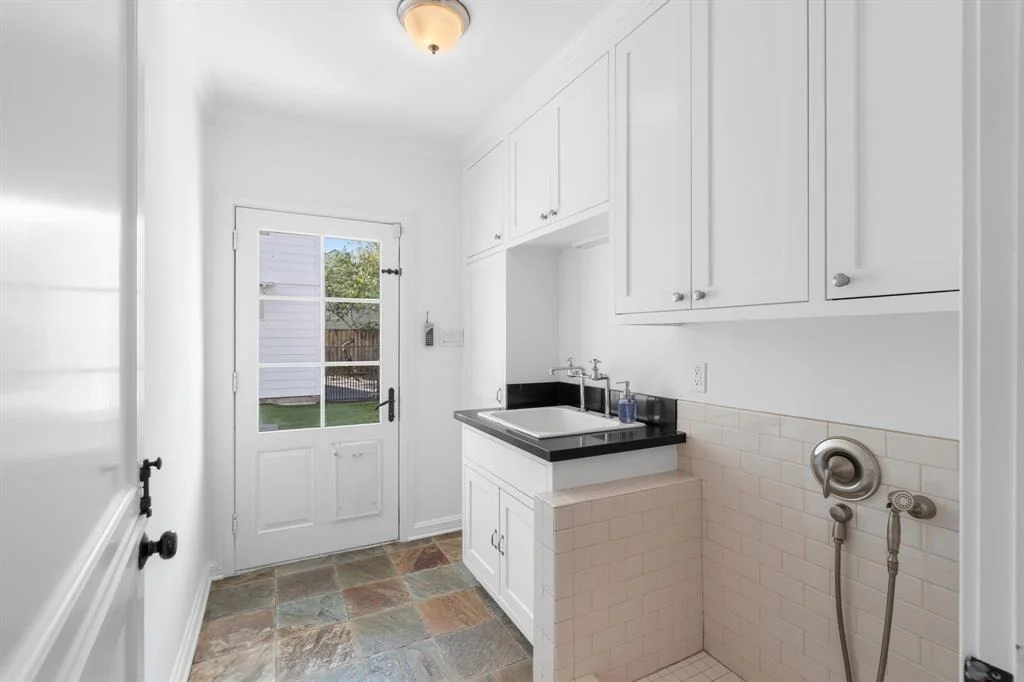 Photo of 2247 Dryden Road